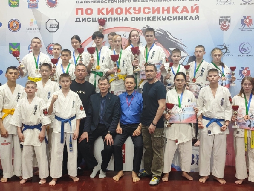 14 медалей завоевали забайкальцы на первенстве Дальнего Востока по киокусинкай во Владивостоке