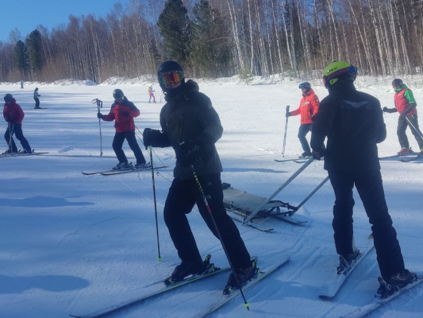 Спасатели «Забайкалпожспаса» вернулись с учебно-тренировочных сборов по горнолыжнойлыжной подготовке в городе Байкальск