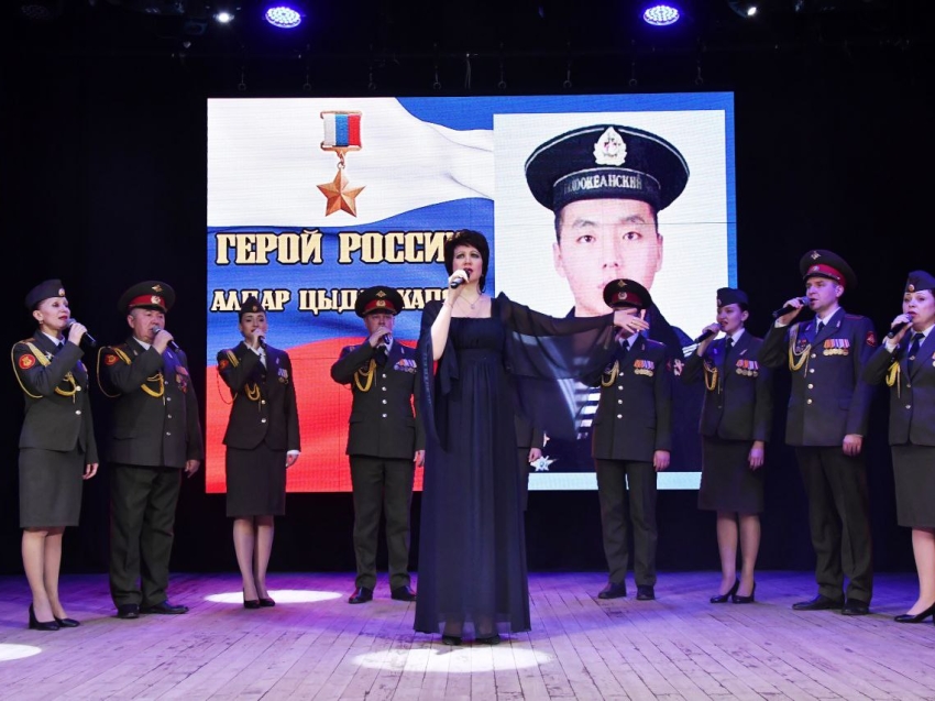 ​Артисты ансамбля Дома офицеров выступили в районах Забайкалья с благотворительными концертами