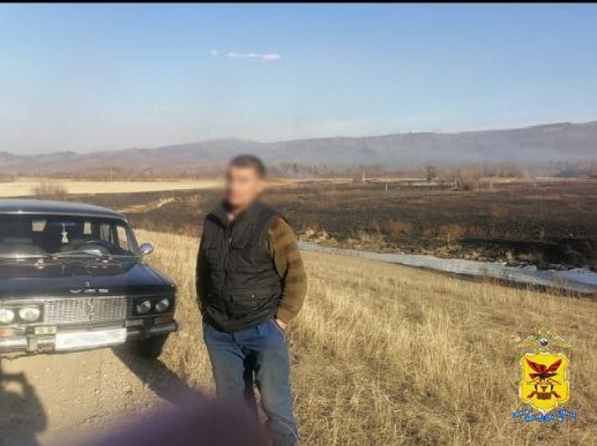 ​Забайкалец устроил пожар в поле на 4 гектара – его поймали с поличным, теперь мужчина выплатит штраф