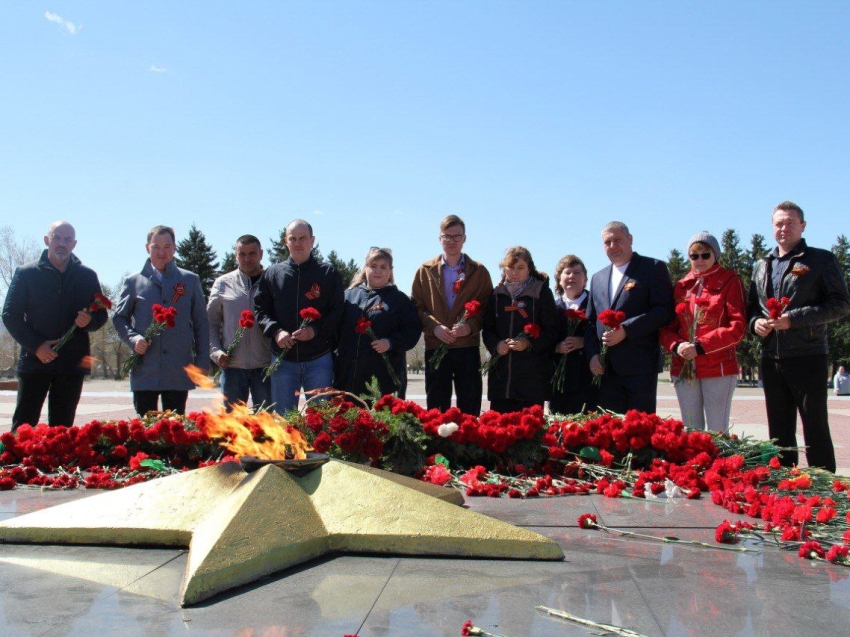  Возложили цветы, встретили Рассвет Победы: Федеральные дорожники Забайкалья почтили подвиг советских воинов 