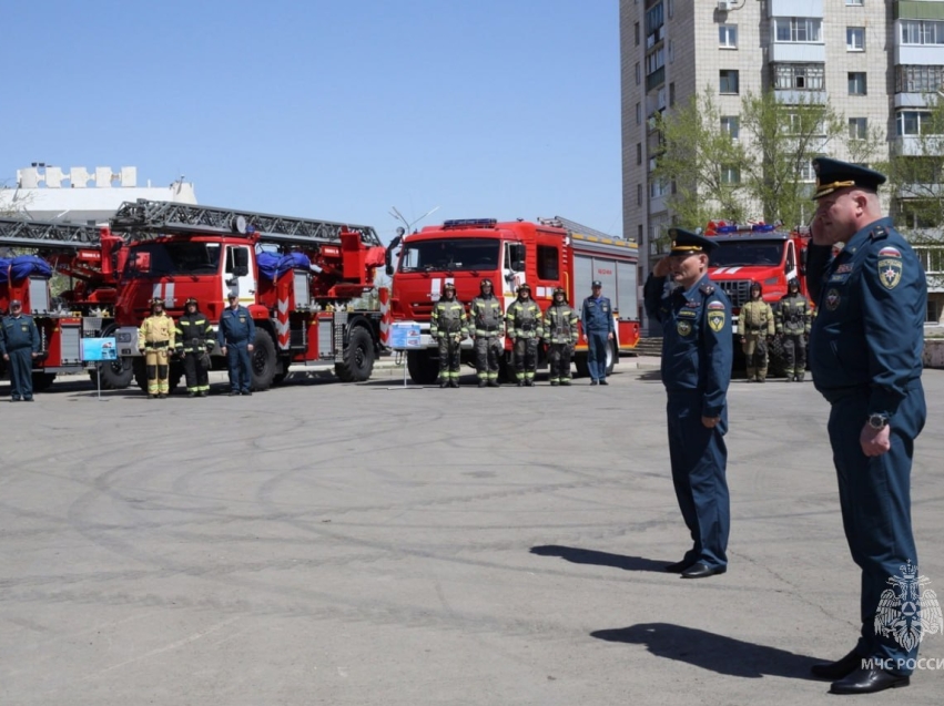 Новые пожарные автомобили поступили на вооружение огнеборцев города Краснокаменска в Забайкалье