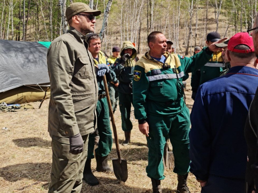 На тушение лесного пожара в Чернышевском районе привлекают дополнительные силы и средства 