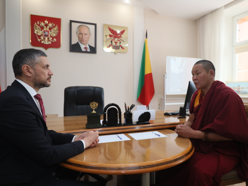 ​Баир Лама Читинского дацана поблагодарил Александра Осипова за патриотическую работу и пригласил на большой буддистский праздник
