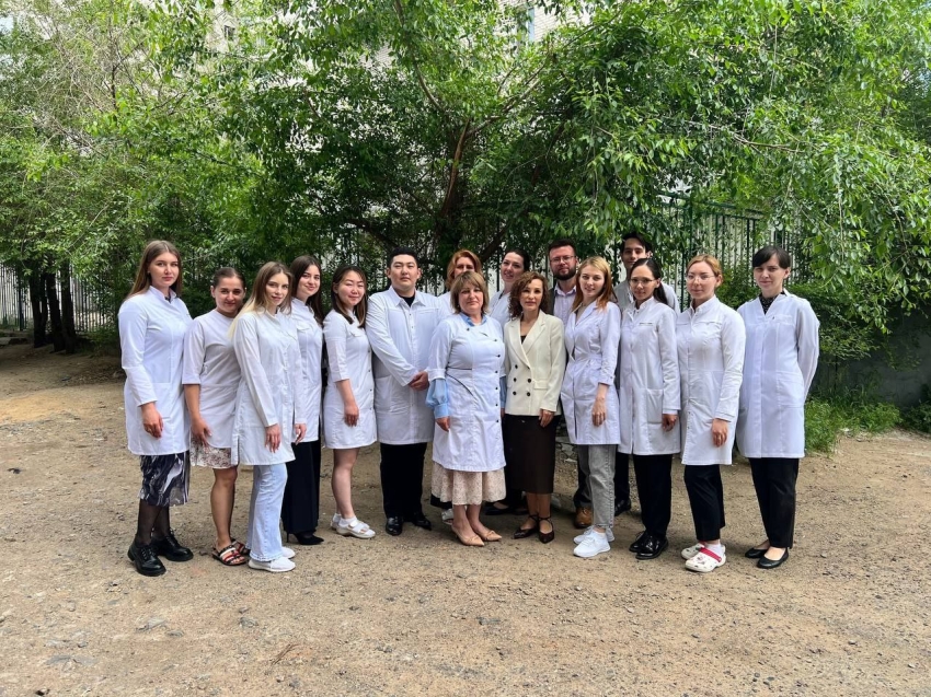 ​В Забайкальской краевой инфекционной больнице приступили к работе молодые врачи