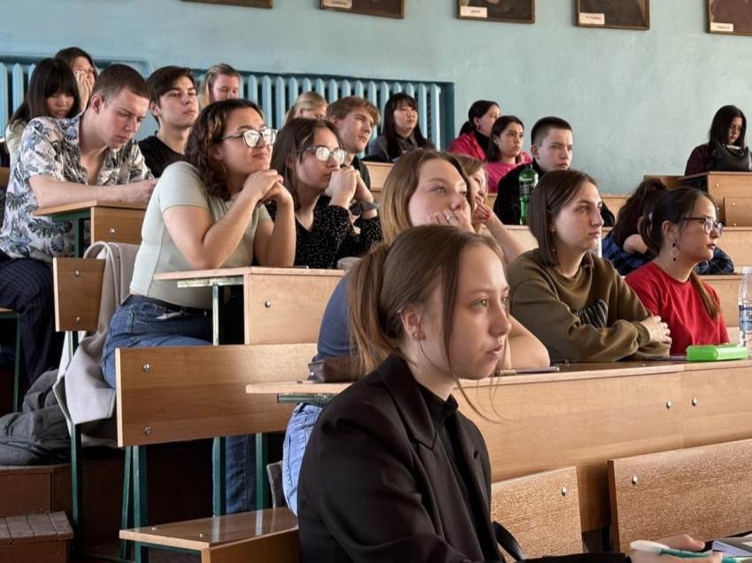 ​87% россиян считают обязательным получение высшего образования – «Вебер»