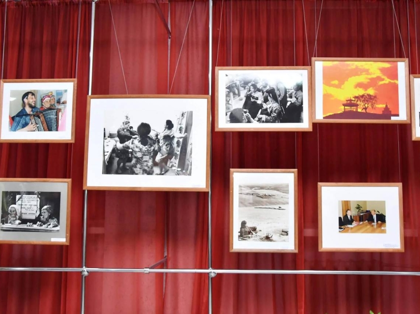 ​Известный забайкальский фотохудожник, летописец Забайкалья Фёдор Машечко открыл персональную выставку в честь своего 80-летия