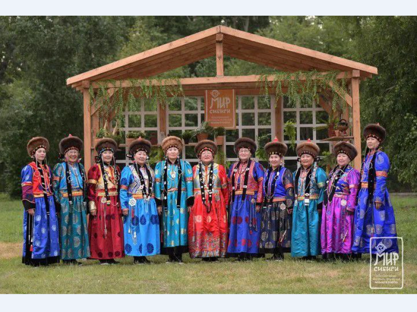 Фольклорный коллектив из Забайкалья «Улаалзай» успешно выступил на фестивале «МИР Сибири» 