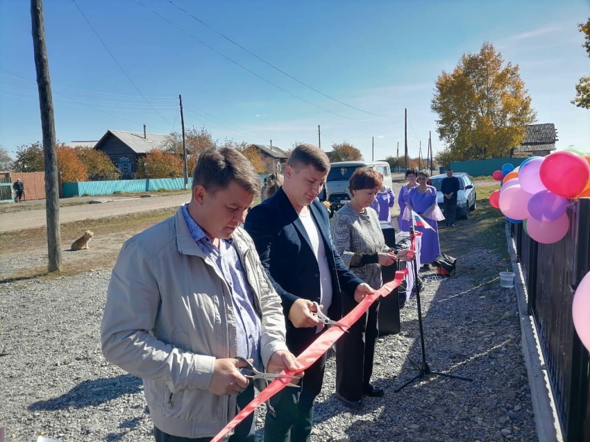 Молодой фельдшер начала принимать пациентов в новом медучреждении в селе Хадакта