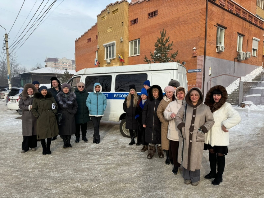 Сотрудники ГКУ «Забавтодор» отремонтировали микроавтобус для бойцов СВО