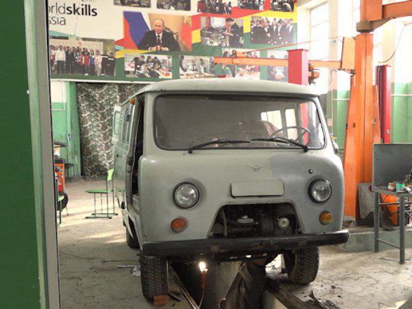 Забайкальские студенты отремонтировали старый дедовский мотоцикл для бойцов СВО