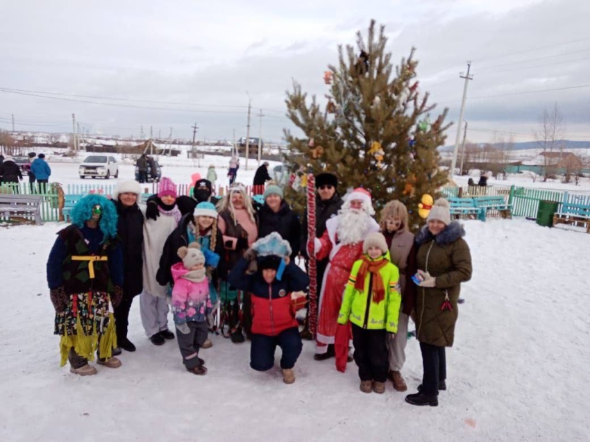 ​Активисты ТОСа «Наклонный» объединяют десятки жителей для патриотической работы