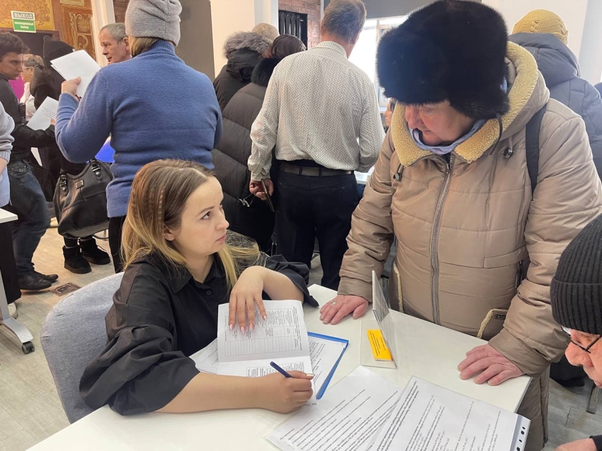 Специалист, завхоз, секретарь администрации: Десятки рабочих мест заняты на ярмарке вакансий в Забайкалье