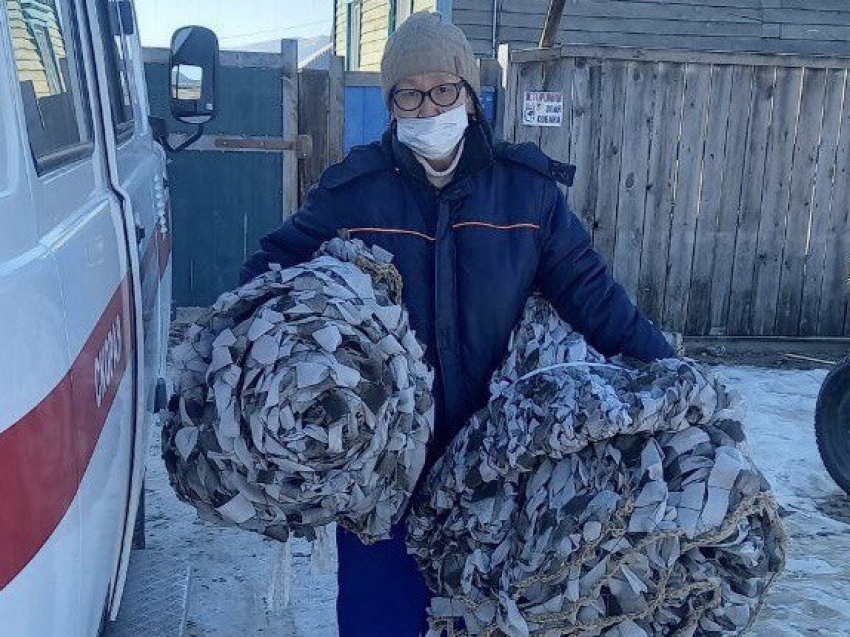 ​Медики из Дульдурги отправили посылку в зону СВО