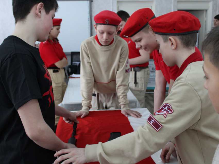 ​Военно-спортивная эстафета «Больше, чем защитники» объединила детей из опекаемых семей и школьников 
