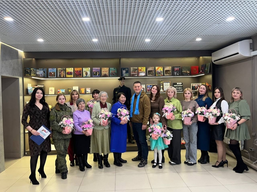 В забайкальском филиале фонда «Защитники Отечества» прошла встреча с матерями и женами ветеранов СВО