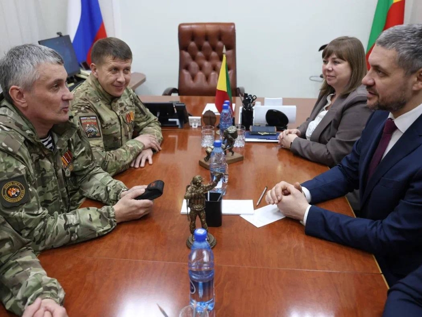 Александр Осипов встретился с добровольцами госслужащими, вернувшимися с СВО