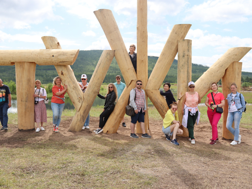 Минэконом Забайкалья подведет итоги работы за год: будут не только цифры, но и показ одежды с атрибутикой региона  