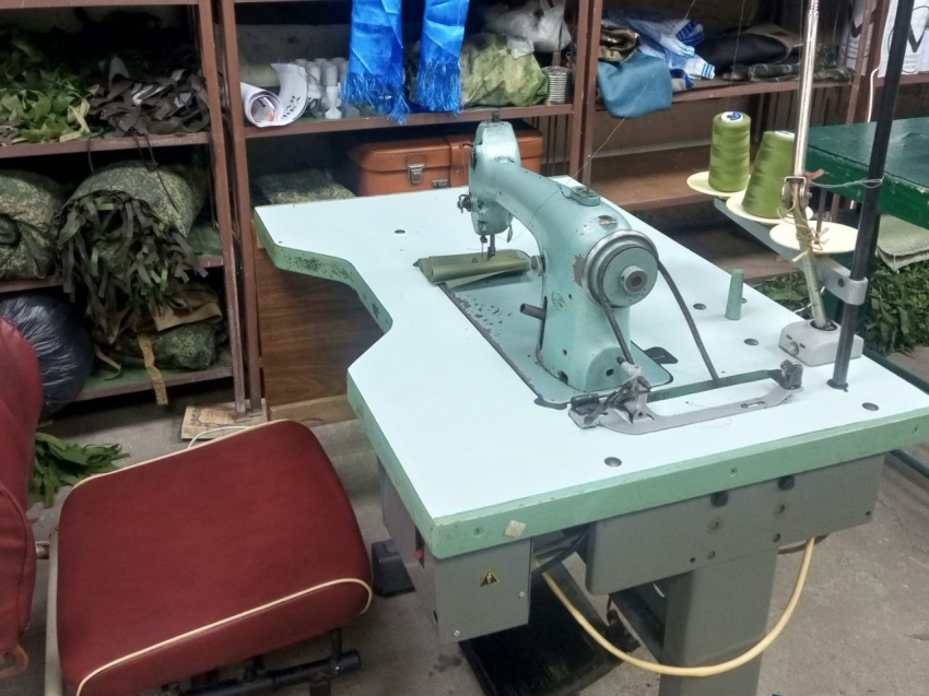 Всё для фронта: читинка подарила швейную машинку ресурсному центру «СВОи вместе»