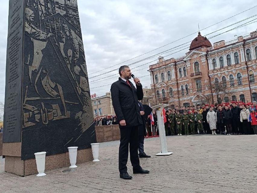 Александр Осипов: «Благодарим всех, кто приносит пользу обществу, усердно трудится, благоустраивает пространство вокруг себя, строит красивые города и села, помогает фронту»