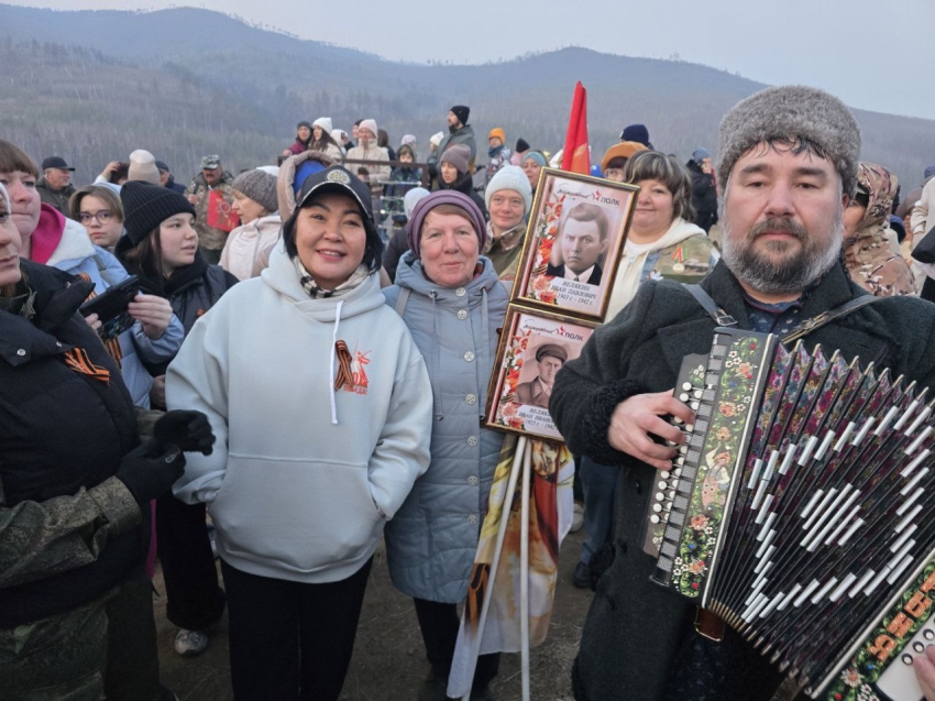 Забайкальцы встретили рассвет Победы на одной из самых высоких точек Читы песнями военных лет