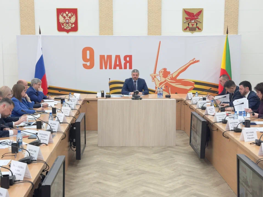 Александр Осипов поручил наградить добровольцев, которые помогали тушить пожары в Забайкалье