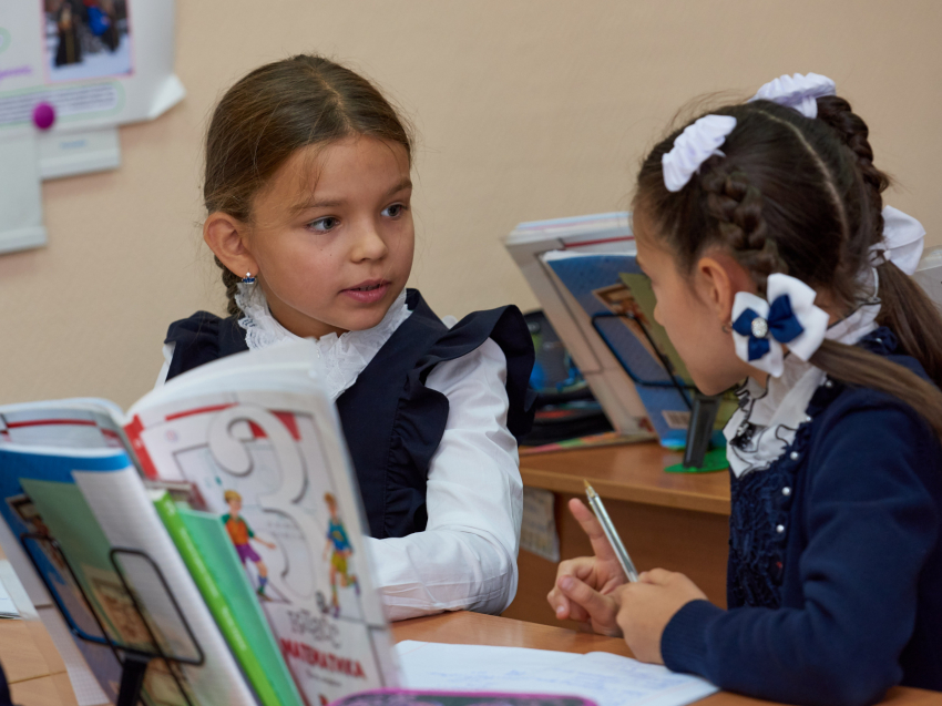 ​В Забайкалье запустили опрос об обеспечении одеждой учащихся образовательных учреждений из многодетных семей