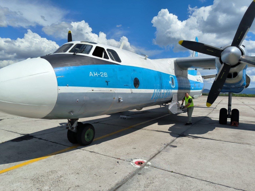 Самолет, вызывающий осадки, вылетел на помощь в тушении лесных пожаров в Забайкалье