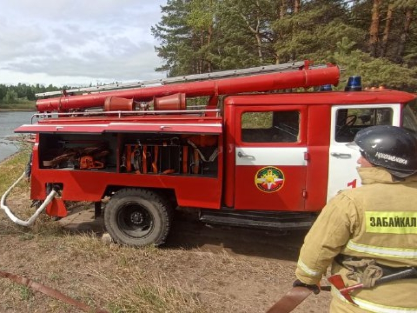 Пожарно-тактическое учение прошло в детском лагере «Орлёнок» Петровск-Забайкальского района 