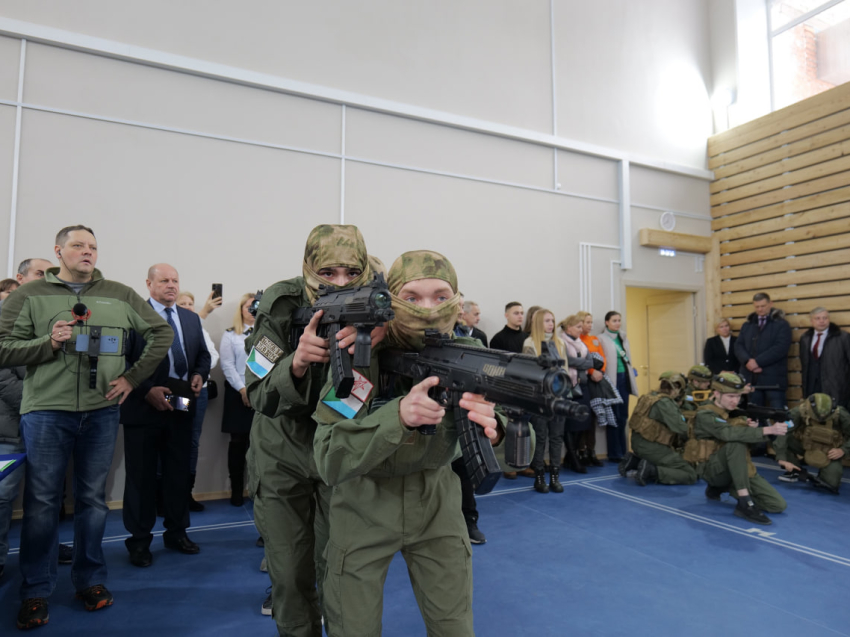 Юрий Трутнев объявил о проведении всероссийского турнира среди курсантов Центра «ВОИН»