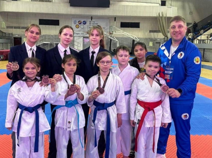 Забайкальские каратисты завоевали девять медалей в Иркутске 