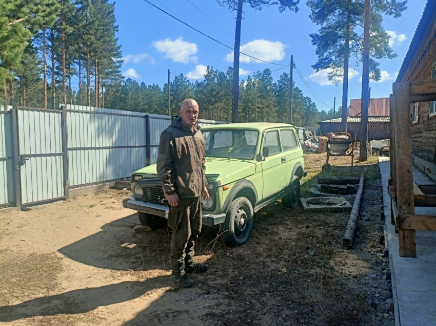 «Каждый день с мыслями о братьях», - забайкалец, вернувшийся с фронта, помогает землякам и готовит автомобиль для отправки на СВО