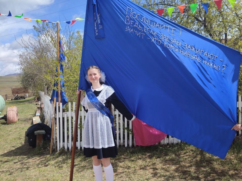 ​#Забайкальедлямолодых: Школьницы из Забайкалья набрали по 100 баллов, сдав ЕГЭ по литературе и химии