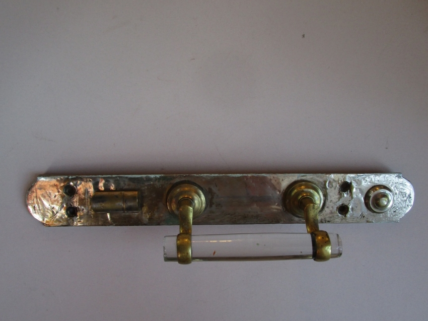 Дверную ручку, произведённую в Российской империи, подарили музею в Нерчинске