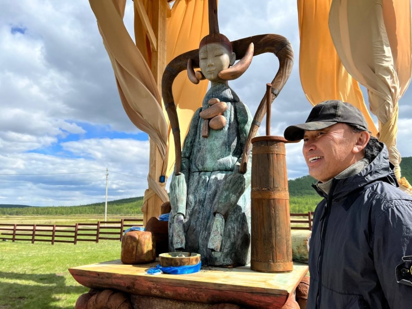 Выставка известного художника и скульптора, забайкальца Даши Намдакова откроется 26 июня в Драматическом театре в рамках форума «Новые горизонты - 2025»