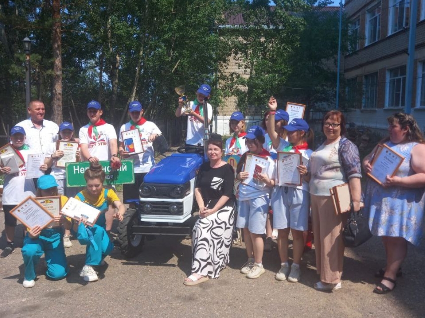 Команда из Нерчинского округа стала обладателем мини-трактора по результатам слёта ученических бригад