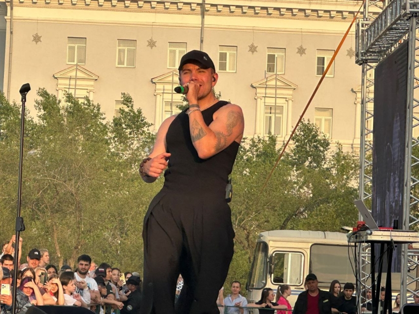 ДжаЯмми и группа кавер-группа «Stories» из Иркутска выступят 22 июля на площади Ленина в Чите