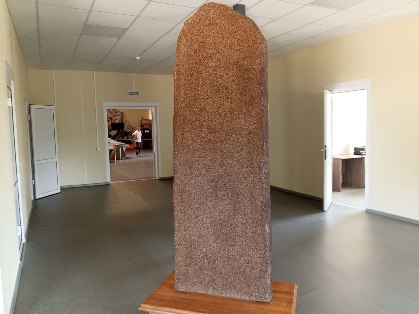 #НаследиеЗабайкалья: Копию Чингисова камня привезли в Забайкалье и установили в музее-чуме на Сухотино