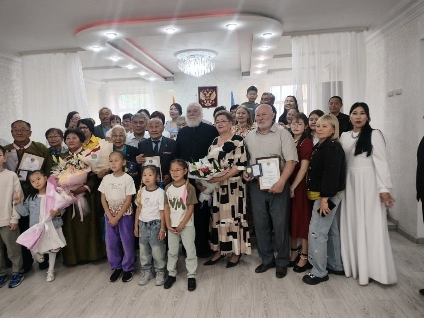 ​Вручение медалей «За любовь и верность» прошло в Агинском 