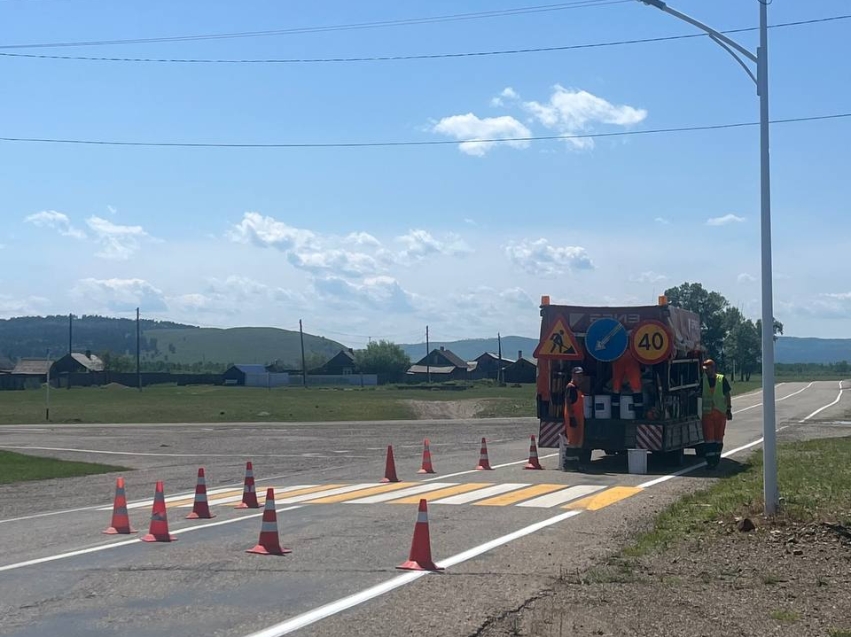 Разметку на региональных дорогах Забайкалья наносят по новой технологии – разметка станет долговечнее