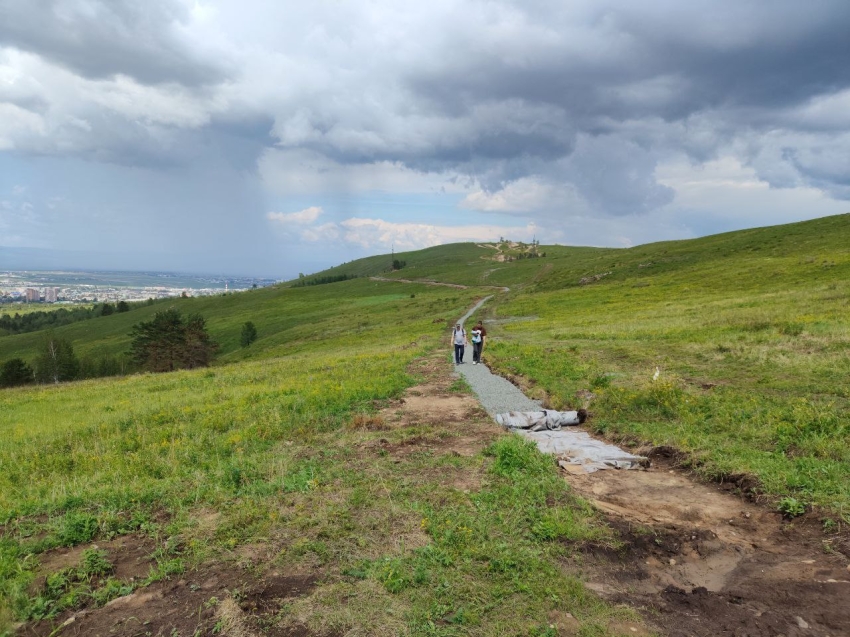 Обойти Титовскую сопку и посмотреть на город с четырёх сторон. Рассказываем о строящейся в Чите Сухотинской тропе