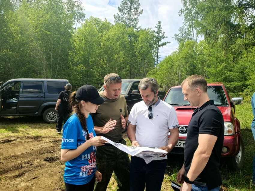 Руководитель проекта «Тропы Дальнего Востока» проверил строительство туристического объекта в Ивано-Арахлейском парке