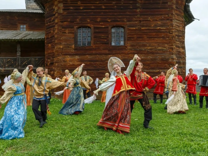 Артисты Забайкальской филармонии отправились в Москву для участия в фестивале «Русское поле»