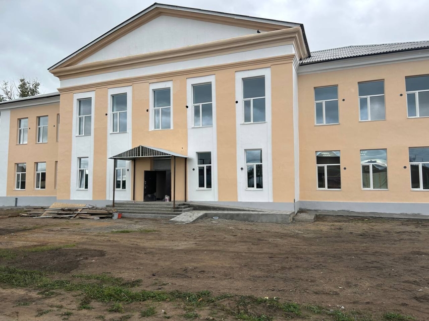 ​Впервые за 40 лет ученики войдут в школу в Борзе через центральный вход