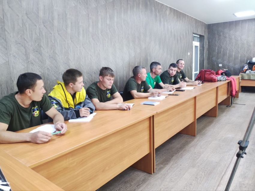 Молодёжь Забайкалья выбирает работу в Читинской авиабазе