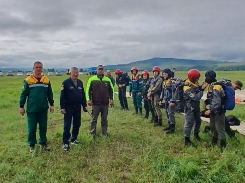 В Нерчинске проводится воздушная тренировка пожарных-десантников 