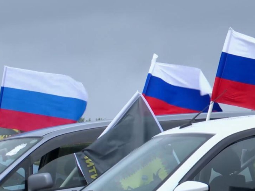 ​Автопробег «В единстве наша сила» в честь Дня Государственного флага России прошёл в Чите