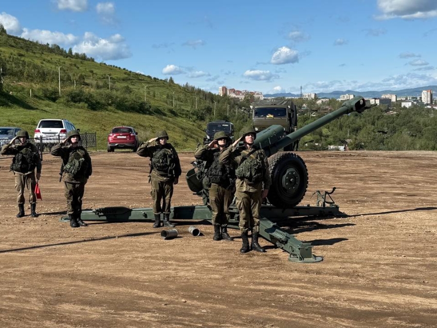 ​В Чите прогремел полуденный выстрел в честь Победы во Второй мировой войне