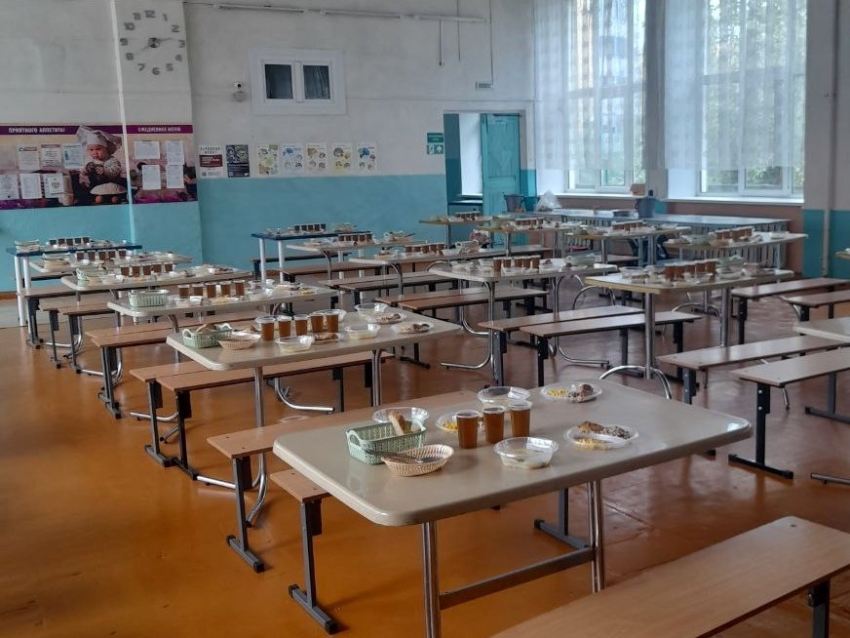 Более 20 тысяч школьников начальных классов Читы получают бесплатное горячее питание