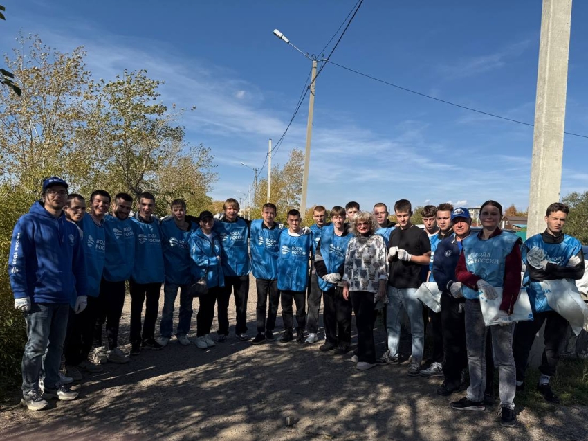 ​Порядка 350 человек приняли участие в уборке берега озера Кенон